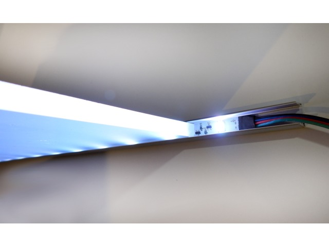 Led glass shelf shop lighting
